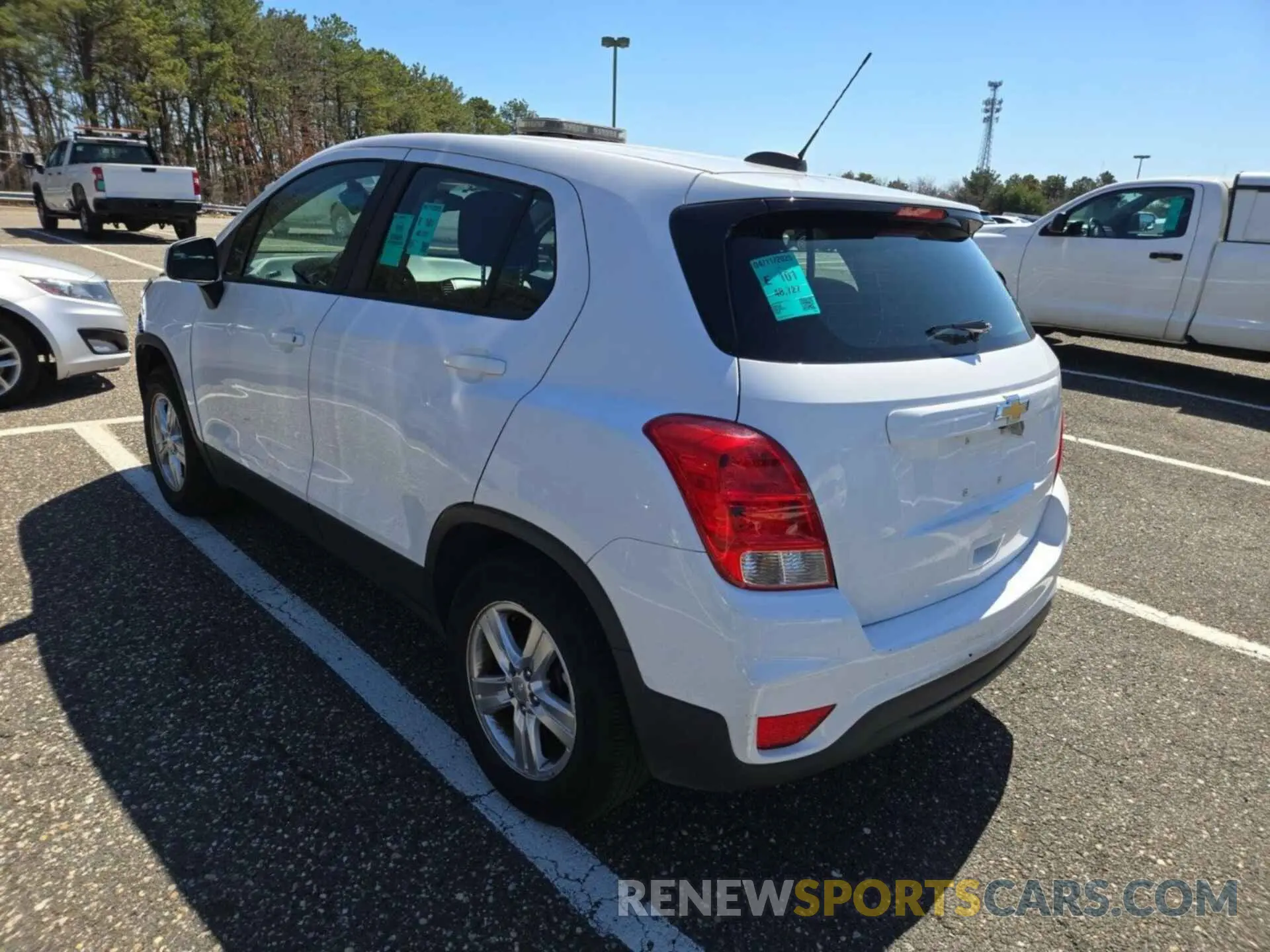 2 Photograph of a damaged car 3GNCJNSB5KL189361 CHEVROLET TRAX 2019