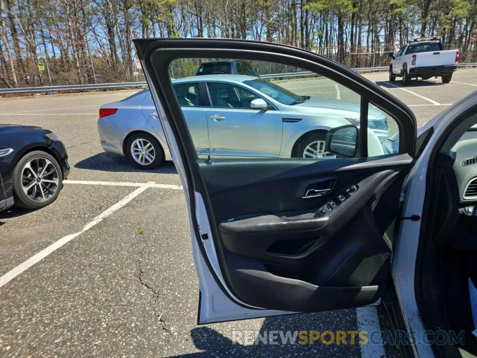 40 Photograph of a damaged car 3GNCJNSB5KL189361 CHEVROLET TRAX 2019