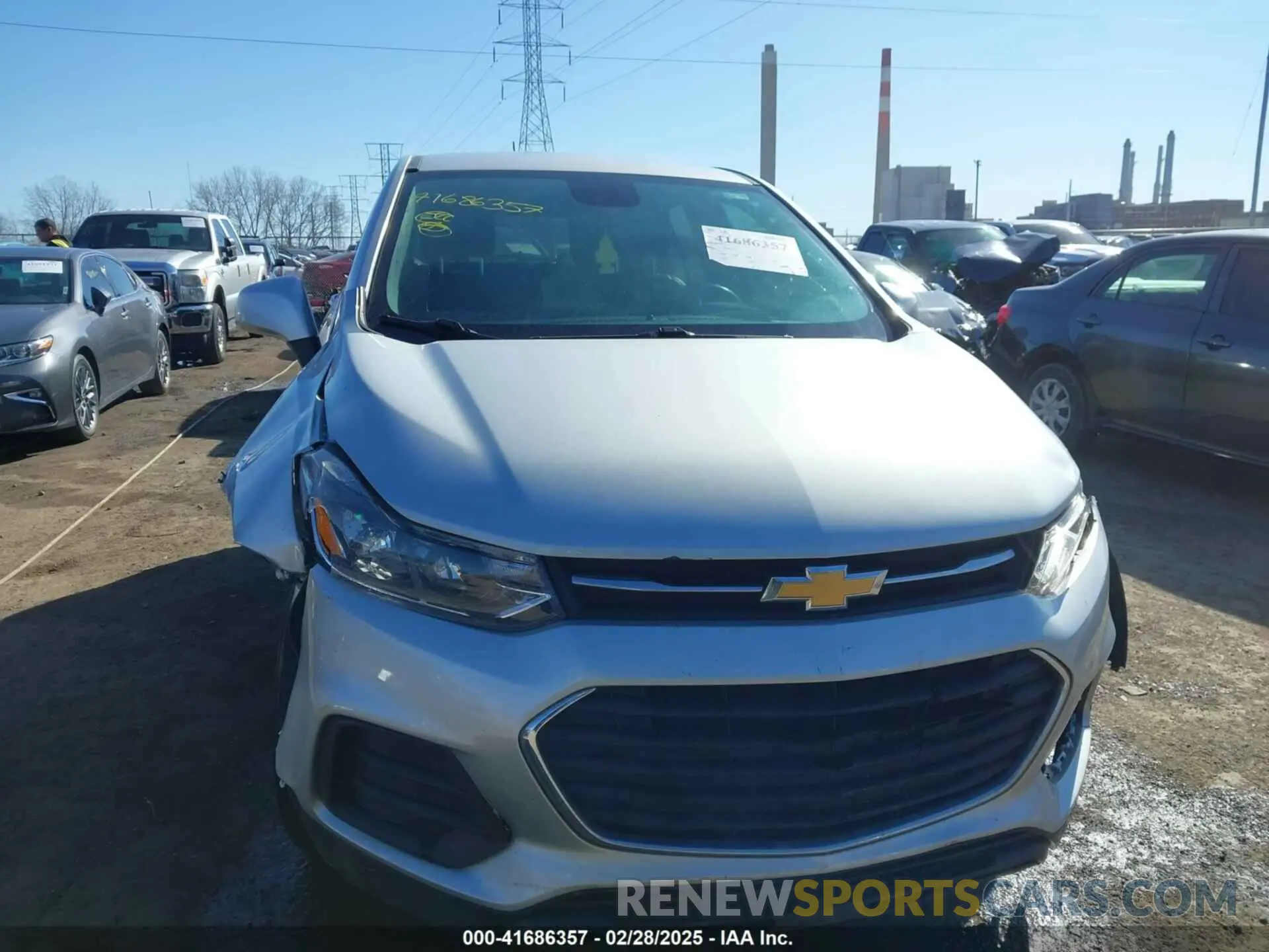 13 Photograph of a damaged car 3GNCJNSB5KL196519 CHEVROLET TRAX 2019