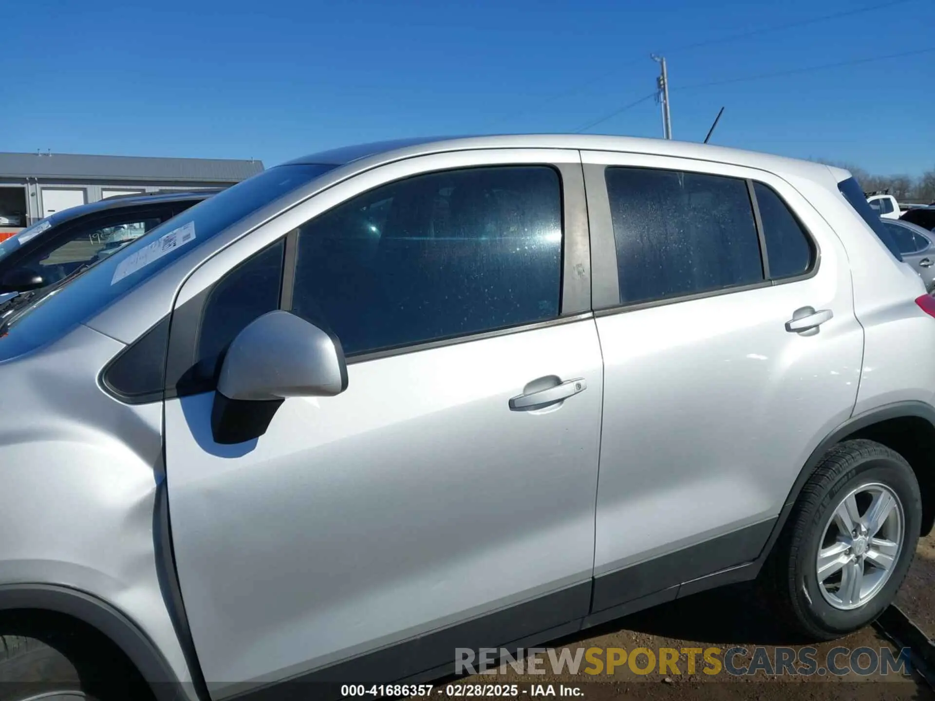 15 Photograph of a damaged car 3GNCJNSB5KL196519 CHEVROLET TRAX 2019