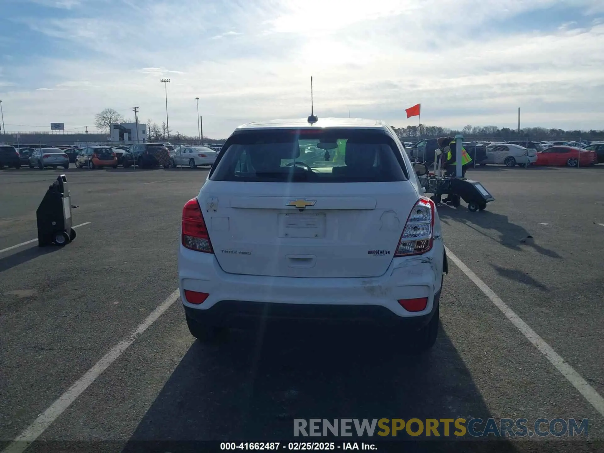16 Photograph of a damaged car 3GNCJNSB5KL242561 CHEVROLET TRAX 2019