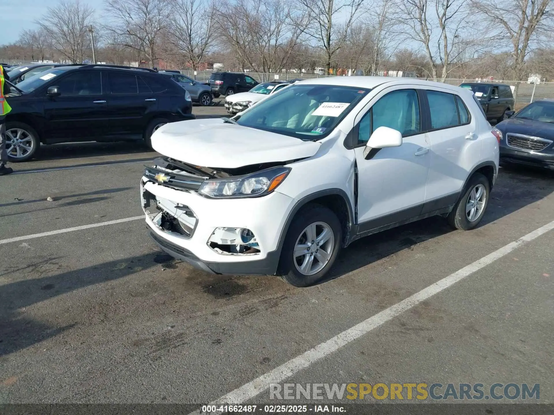 2 Photograph of a damaged car 3GNCJNSB5KL242561 CHEVROLET TRAX 2019