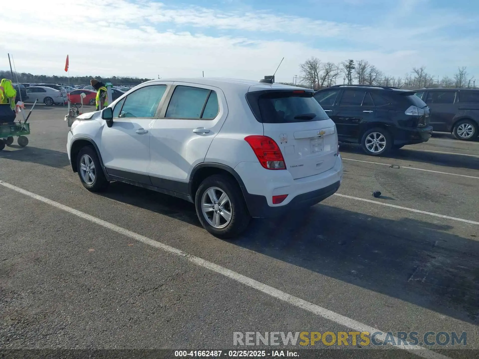 3 Photograph of a damaged car 3GNCJNSB5KL242561 CHEVROLET TRAX 2019