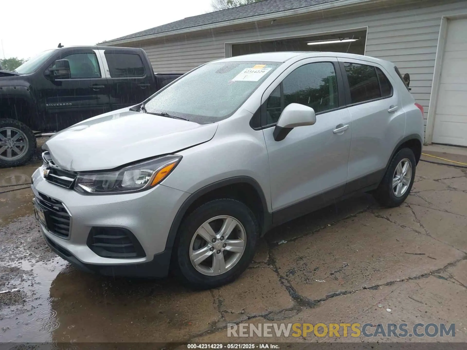 2 Photograph of a damaged car 3GNCJNSB5KL250613 CHEVROLET TRAX 2019