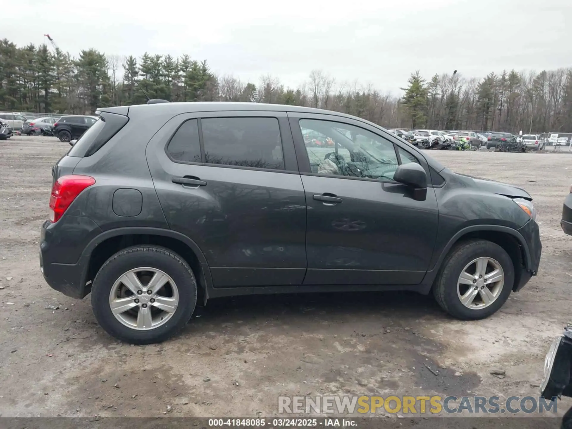 13 Photograph of a damaged car 3GNCJNSB5KL386143 CHEVROLET TRAX 2019
