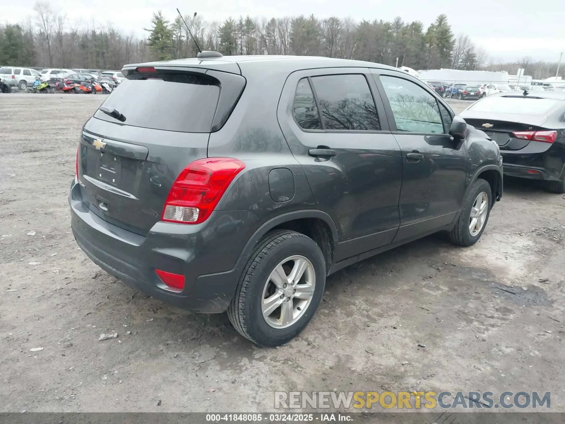 4 Photograph of a damaged car 3GNCJNSB5KL386143 CHEVROLET TRAX 2019