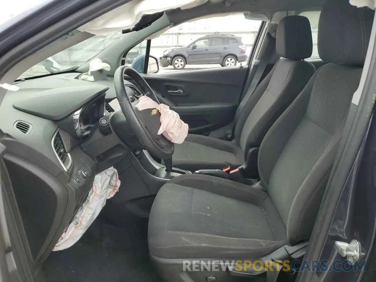 7 Photograph of a damaged car 3GNCJNSB6KL167126 CHEVROLET TRAX 2019