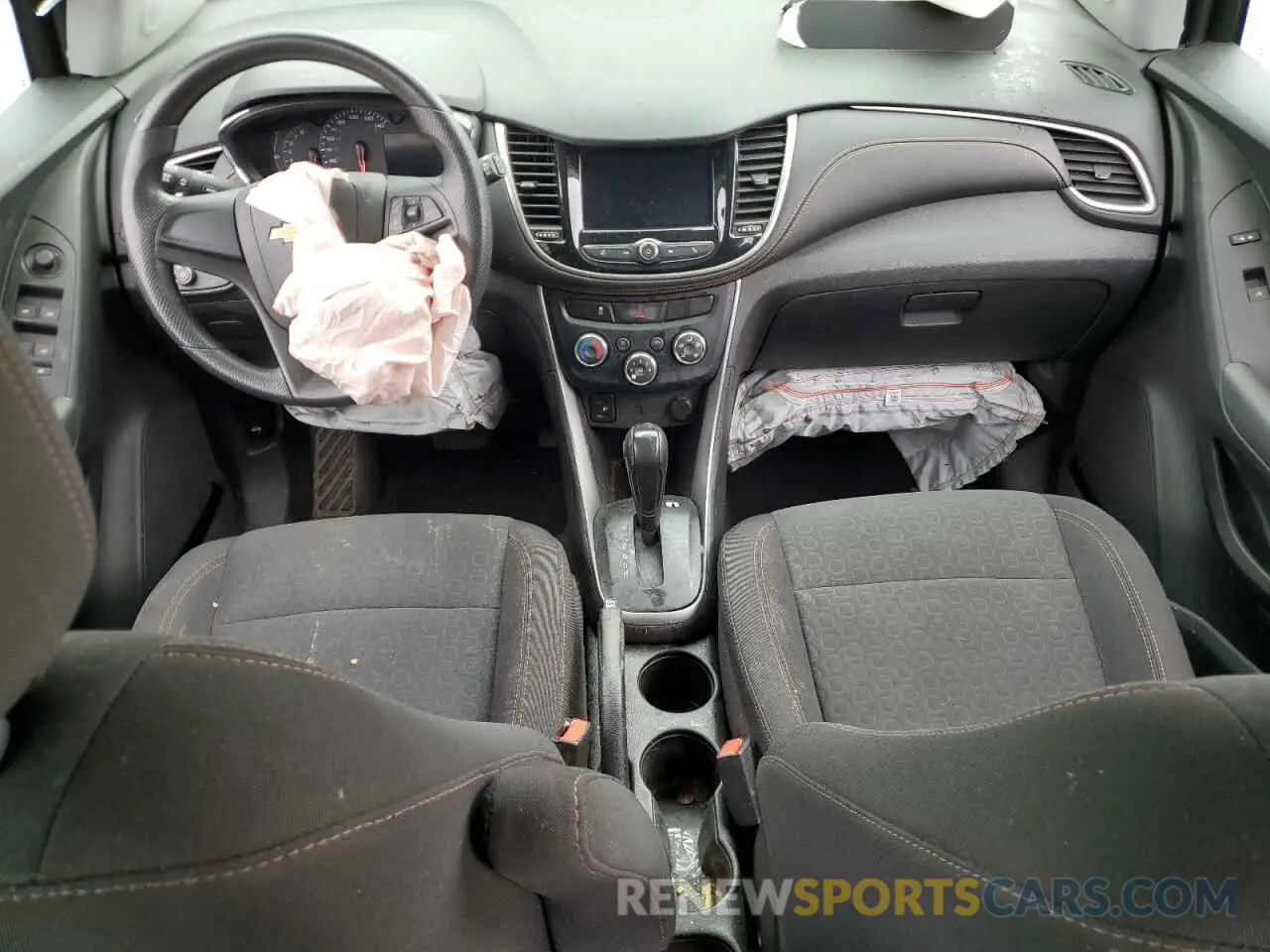 8 Photograph of a damaged car 3GNCJNSB6KL167126 CHEVROLET TRAX 2019