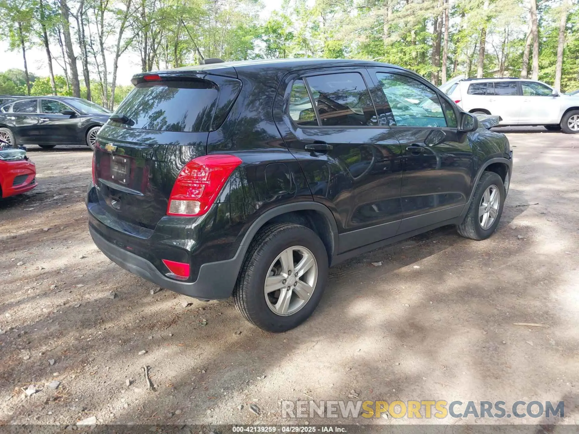 4 Photograph of a damaged car 3GNCJNSB6KL230273 CHEVROLET TRAX 2019