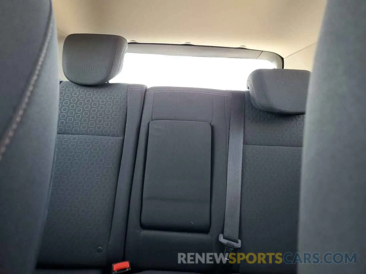 10 Photograph of a damaged car 3GNCJNSB6KL272698 CHEVROLET TRAX 2019
