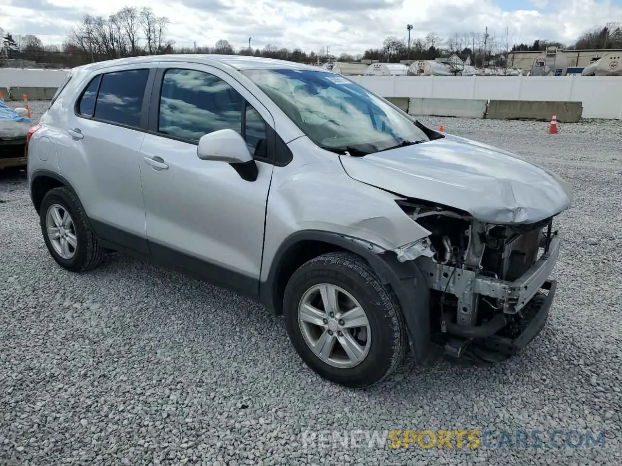 4 Photograph of a damaged car 3GNCJNSB7KL230847 CHEVROLET TRAX 2019