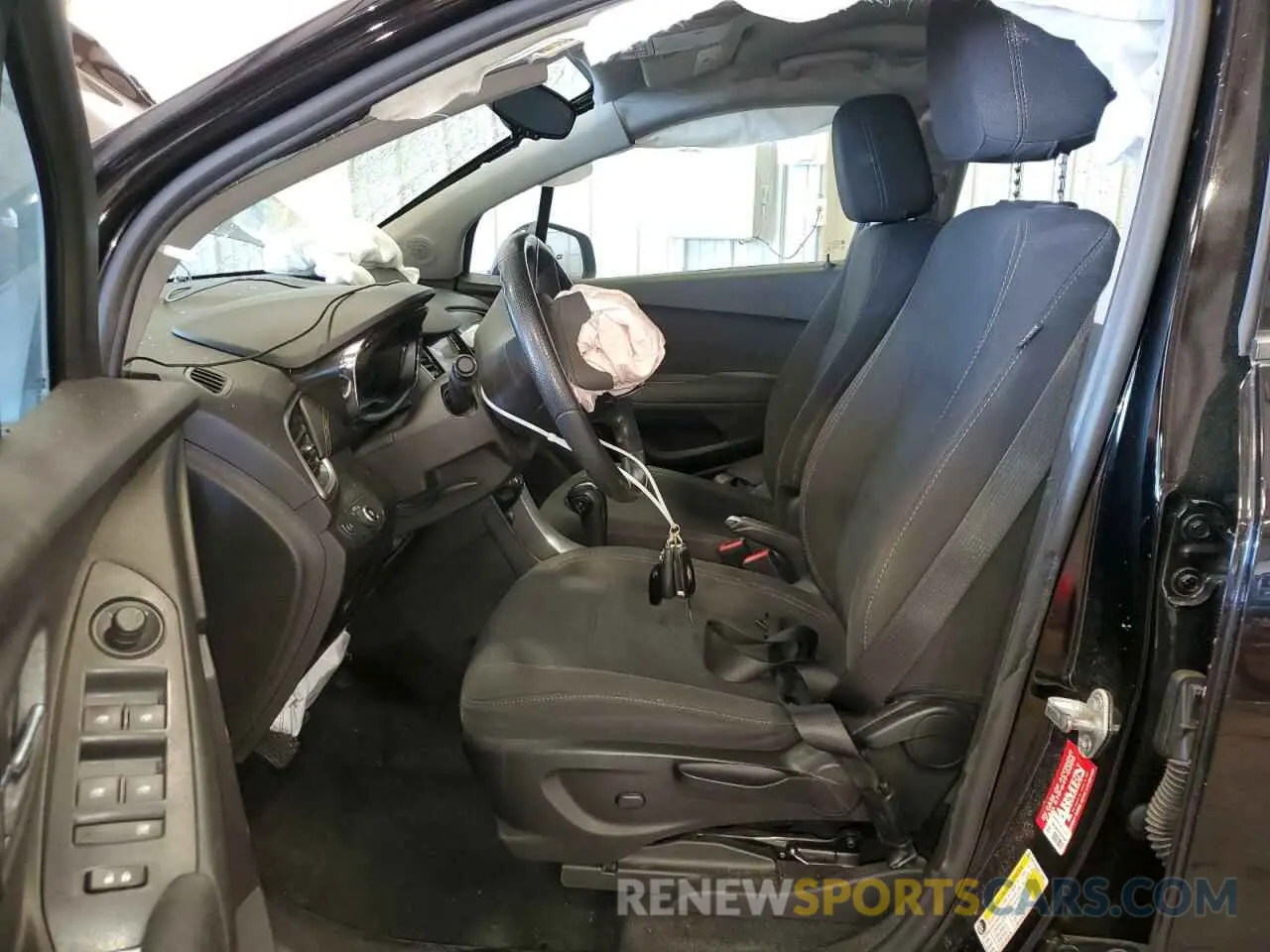 7 Photograph of a damaged car 3GNCJNSB9KL259492 CHEVROLET TRAX 2019