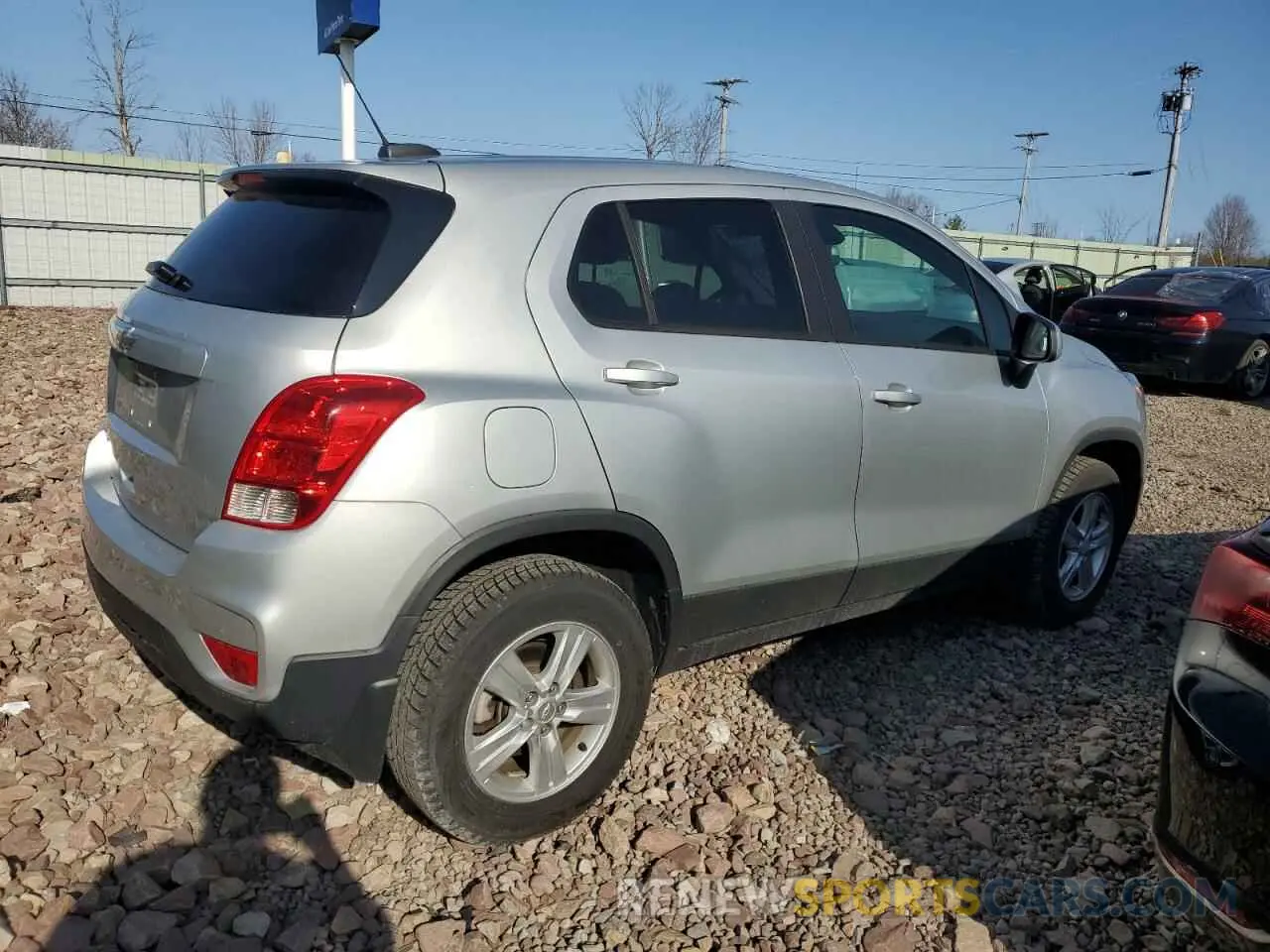 3 Photograph of a damaged car 3GNCJNSB9KL351587 CHEVROLET TRAX 2019