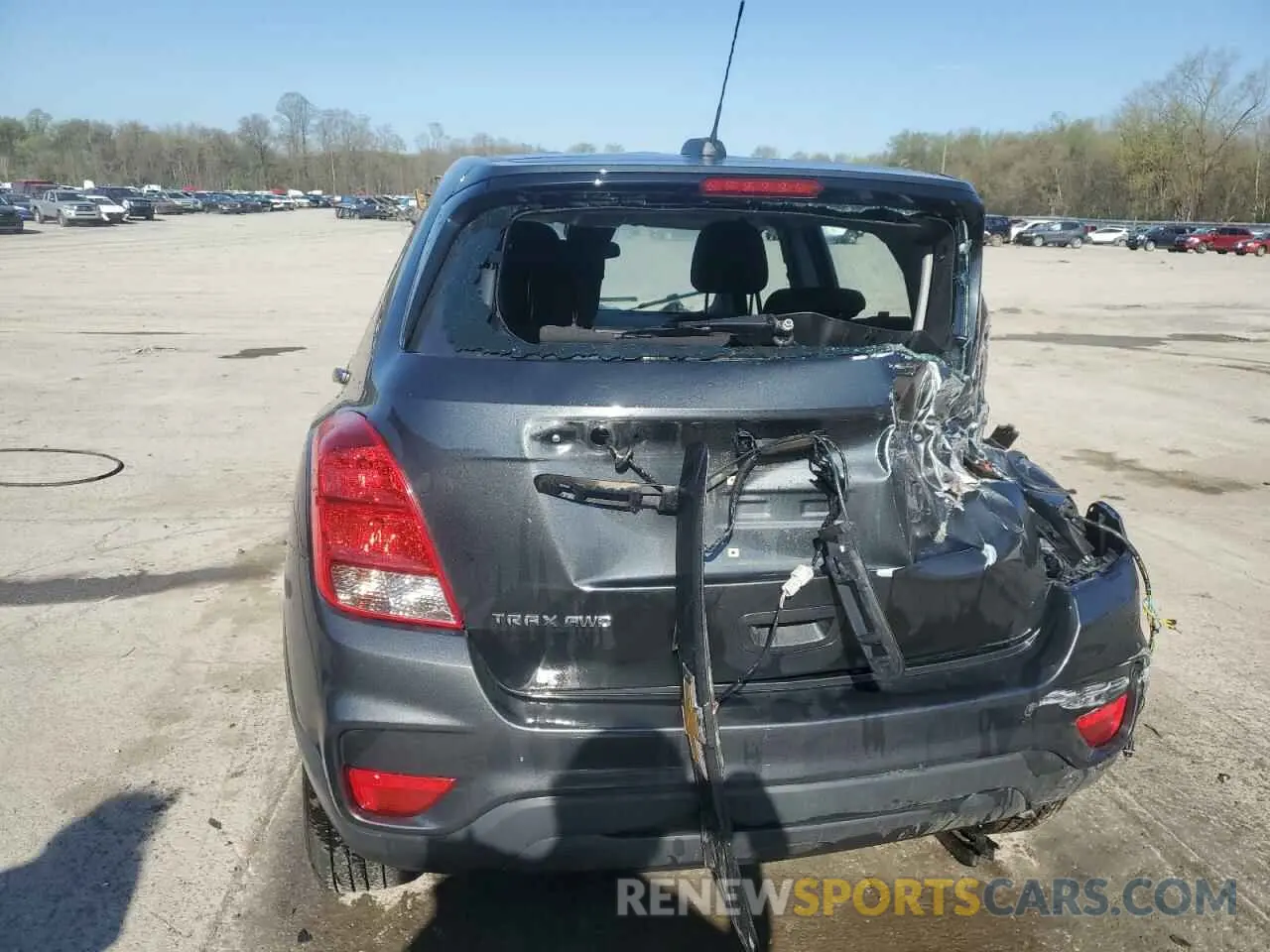 6 Photograph of a damaged car 3GNCJNSBXKL316606 CHEVROLET TRAX 2019