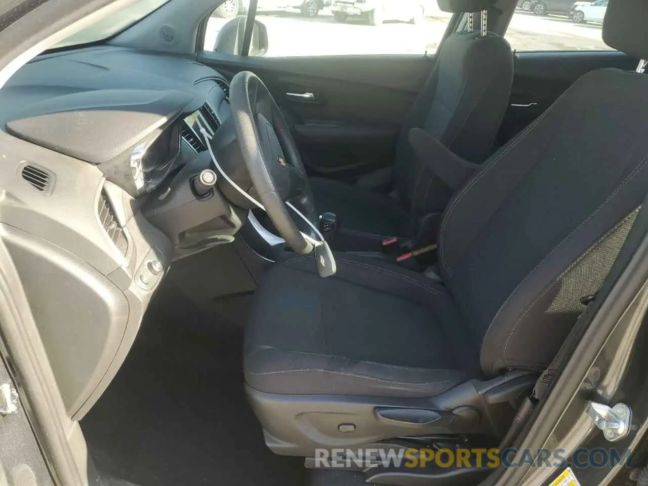 7 Photograph of a damaged car 3GNCJNSBXKL316606 CHEVROLET TRAX 2019