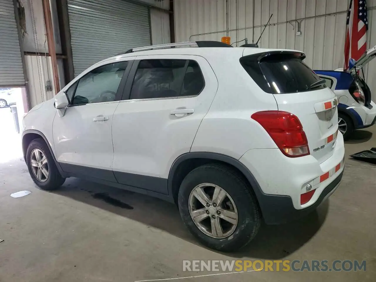2 Photograph of a damaged car 3GNCJPSB0KL197413 CHEVROLET TRAX 2019