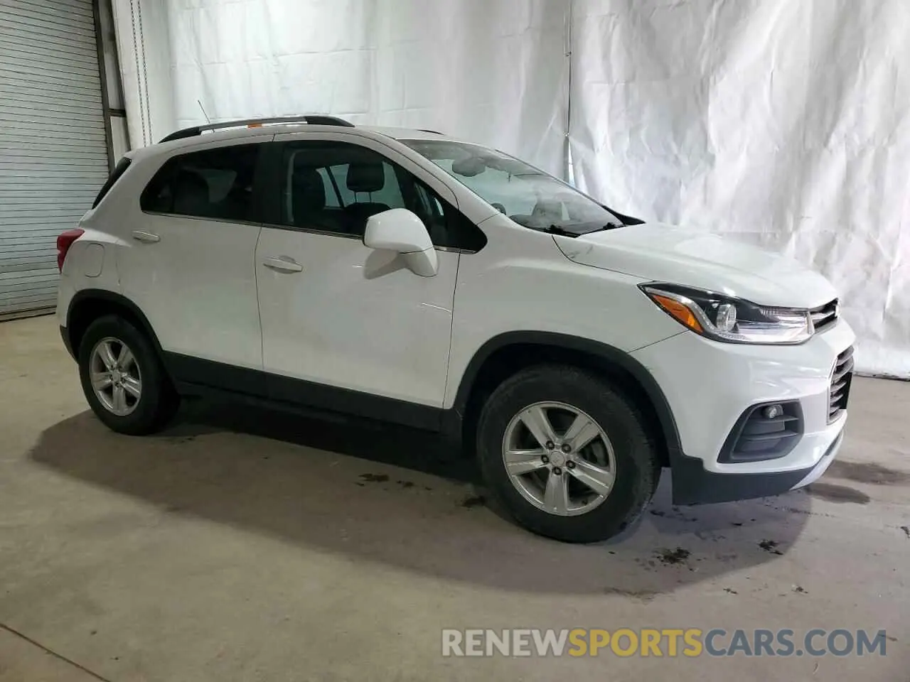 4 Photograph of a damaged car 3GNCJPSB0KL197413 CHEVROLET TRAX 2019