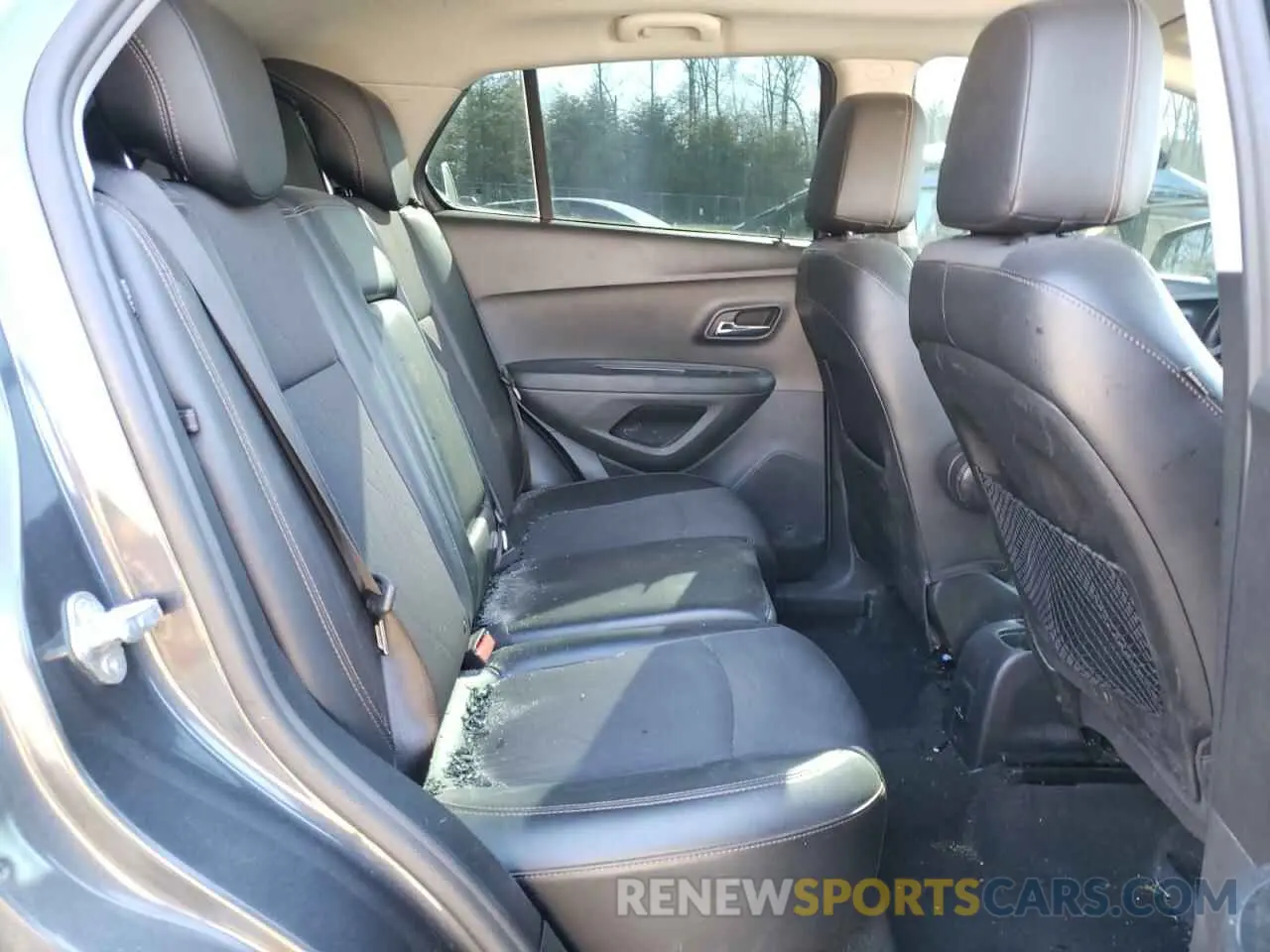 11 Photograph of a damaged car 3GNCJPSB0KL268822 CHEVROLET TRAX 2019