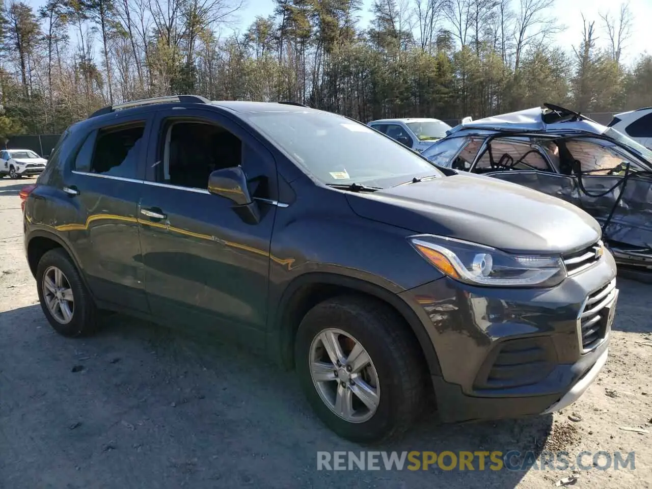 4 Photograph of a damaged car 3GNCJPSB0KL268822 CHEVROLET TRAX 2019