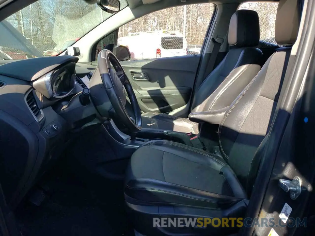 7 Photograph of a damaged car 3GNCJPSB0KL268822 CHEVROLET TRAX 2019