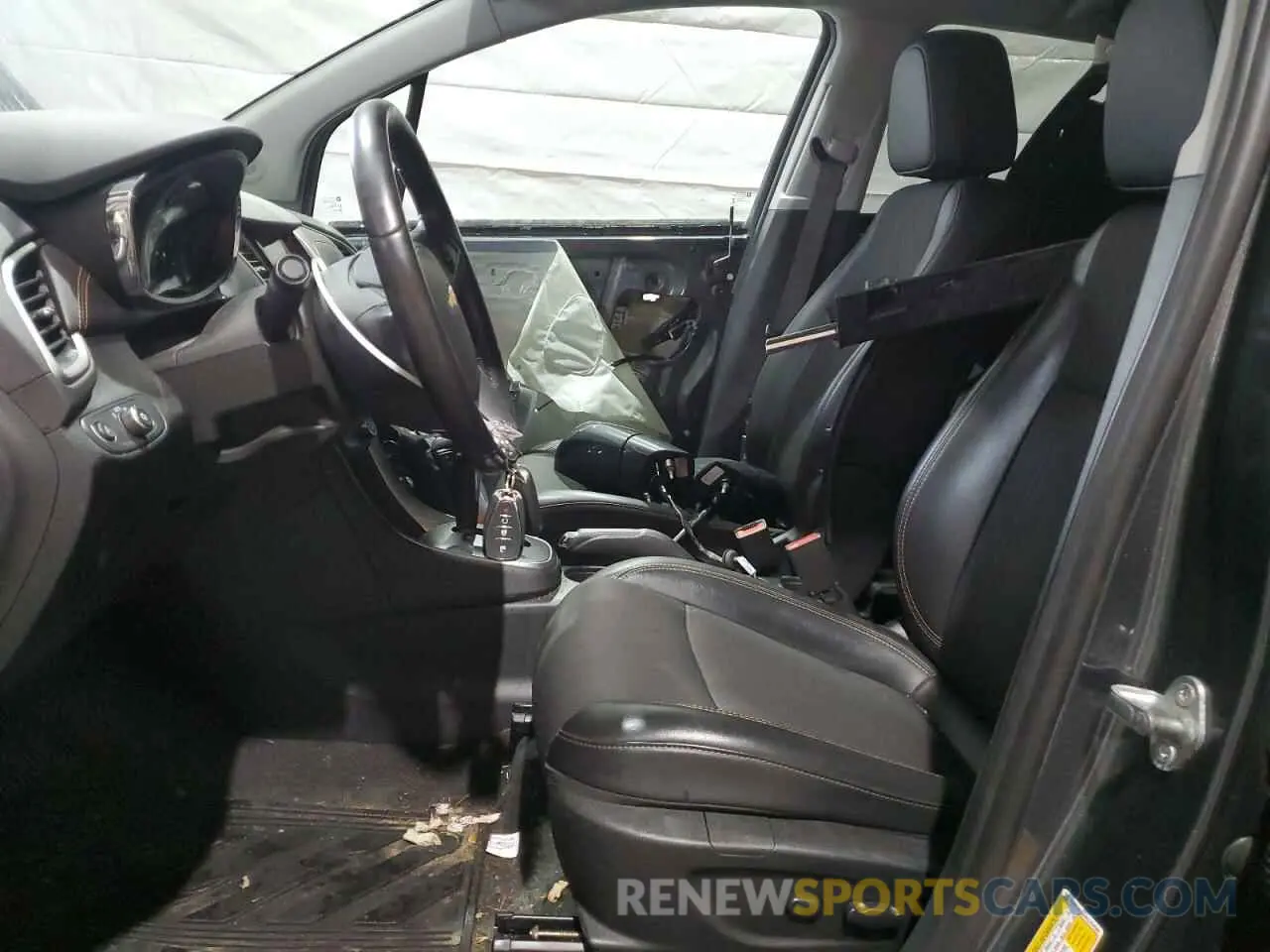 7 Photograph of a damaged car 3GNCJPSB0KL310566 CHEVROLET TRAX 2019
