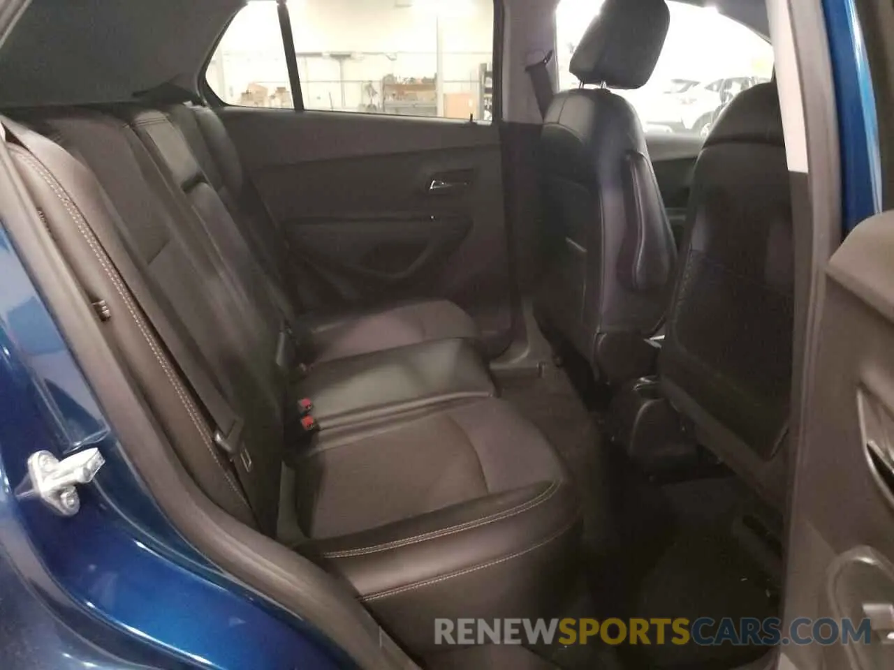11 Photograph of a damaged car 3GNCJPSB0KL382691 CHEVROLET TRAX 2019