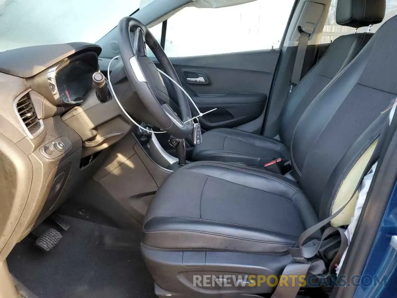 7 Photograph of a damaged car 3GNCJPSB1KL382604 CHEVROLET TRAX 2019