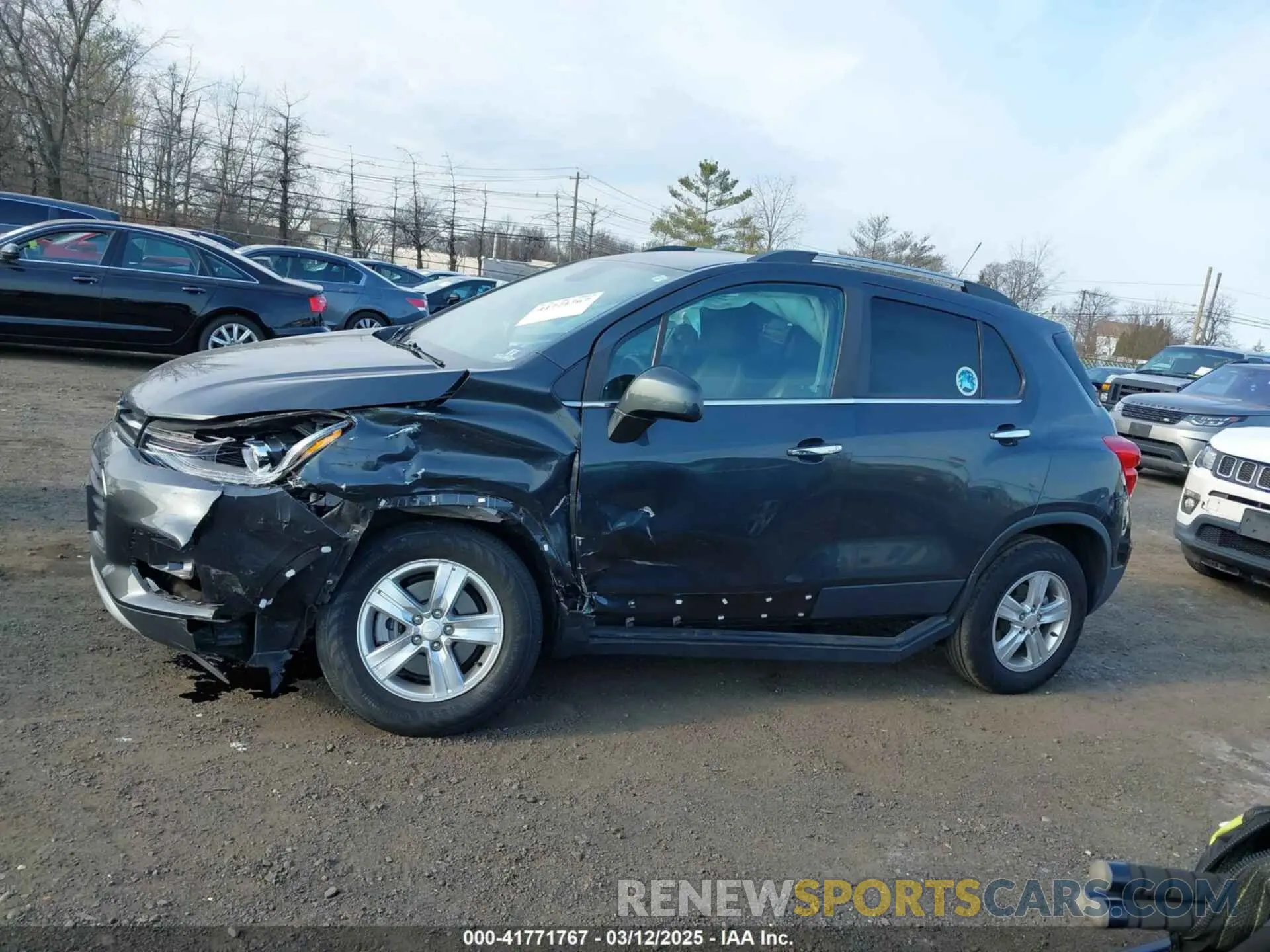 14 Photograph of a damaged car 3GNCJPSB2KL152196 CHEVROLET TRAX 2019