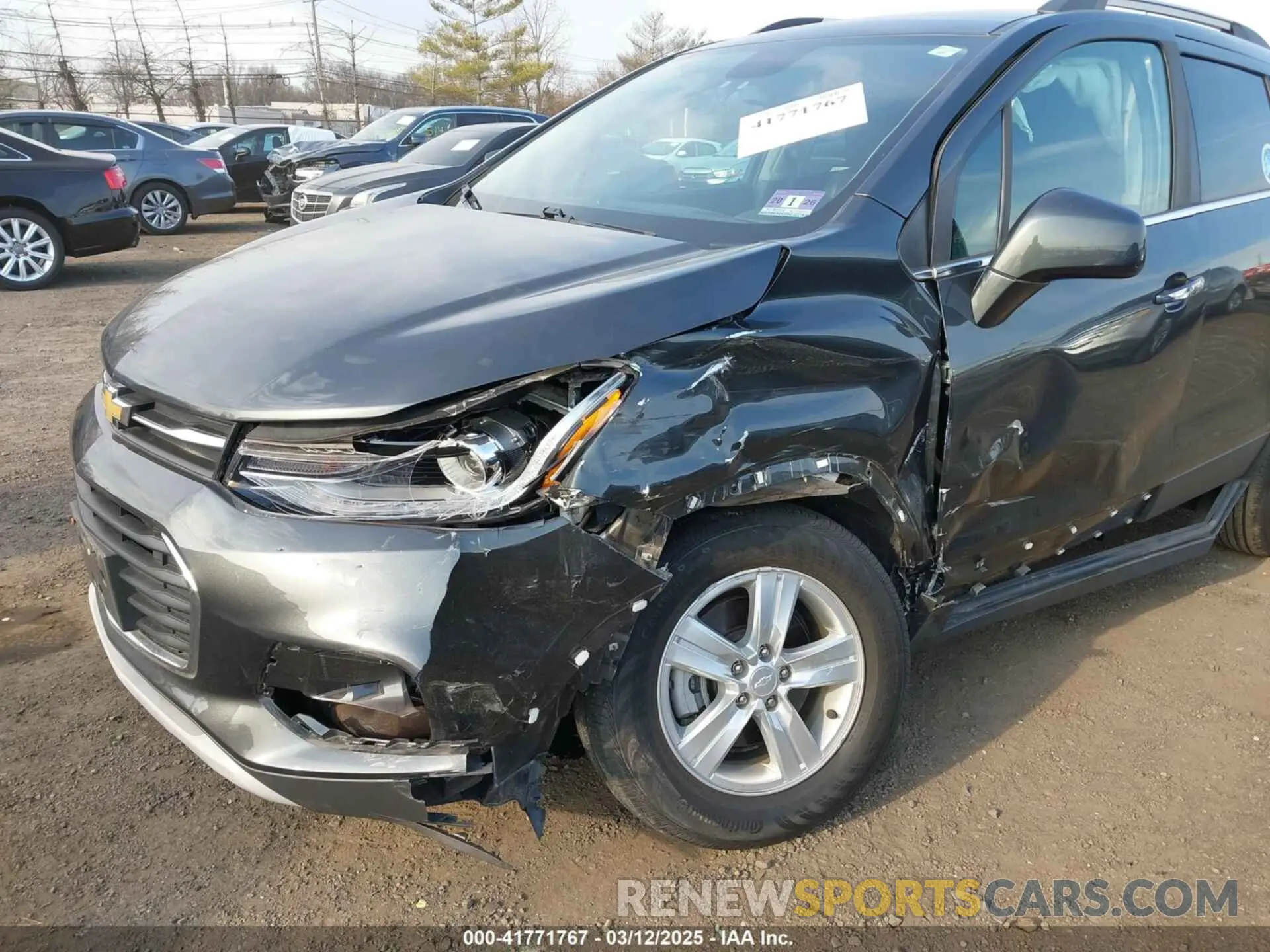 6 Photograph of a damaged car 3GNCJPSB2KL152196 CHEVROLET TRAX 2019
