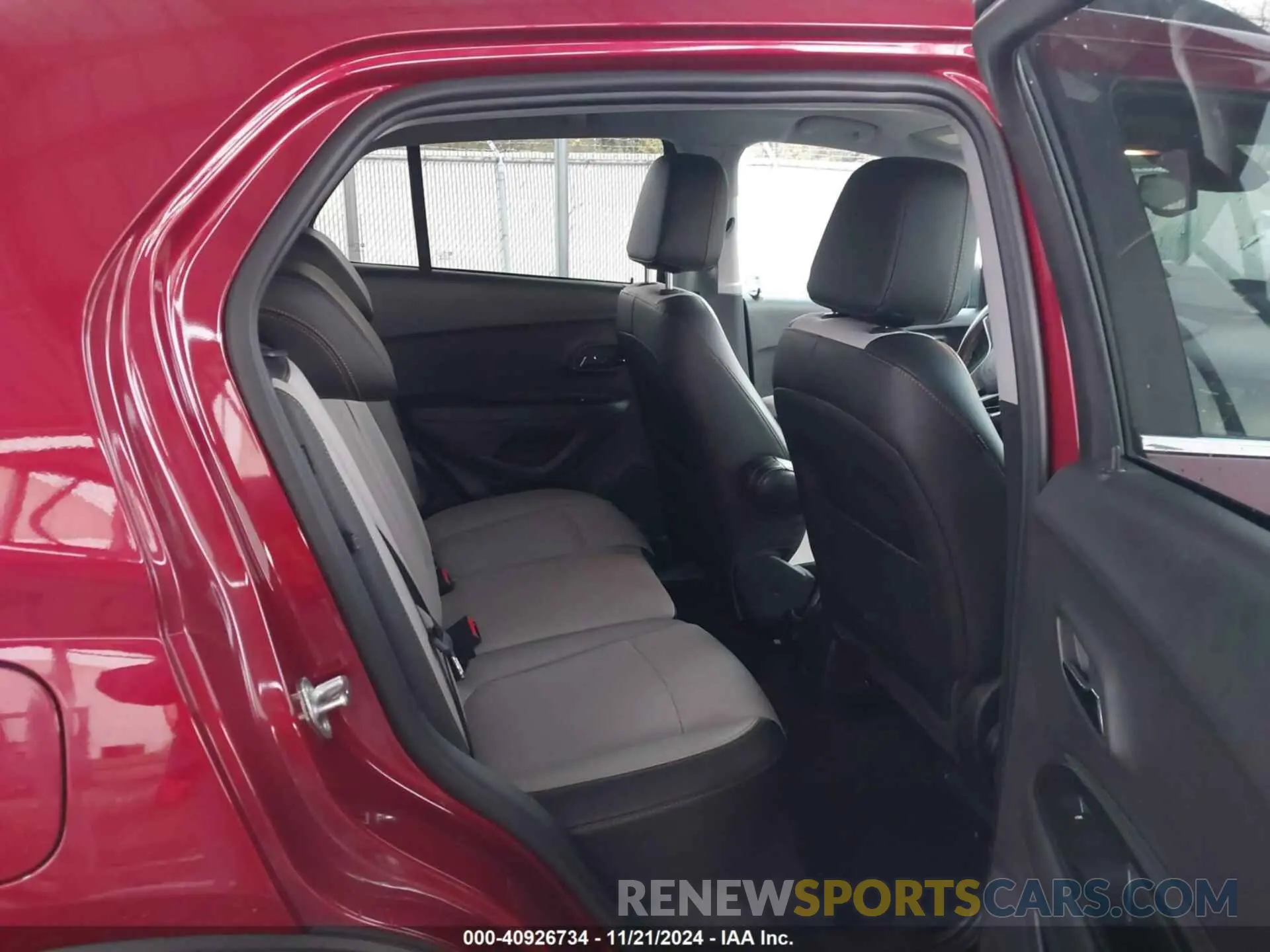 8 Photograph of a damaged car 3GNCJPSB2KL175848 CHEVROLET TRAX 2019