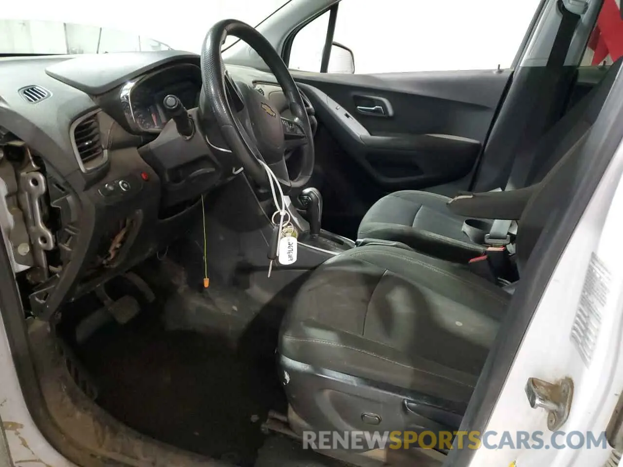 7 Photograph of a damaged car 3GNCJPSB2KL217810 CHEVROLET TRAX 2019