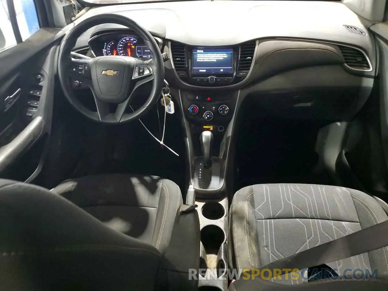8 Photograph of a damaged car 3GNCJPSB2KL217810 CHEVROLET TRAX 2019