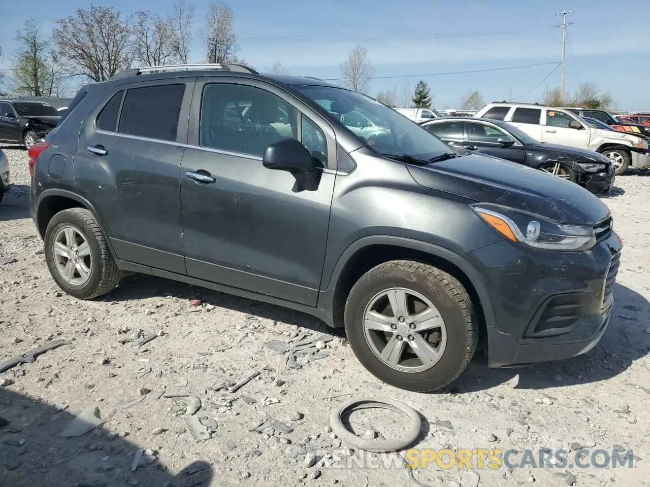 4 Photograph of a damaged car 3GNCJPSB2KL233361 CHEVROLET TRAX 2019