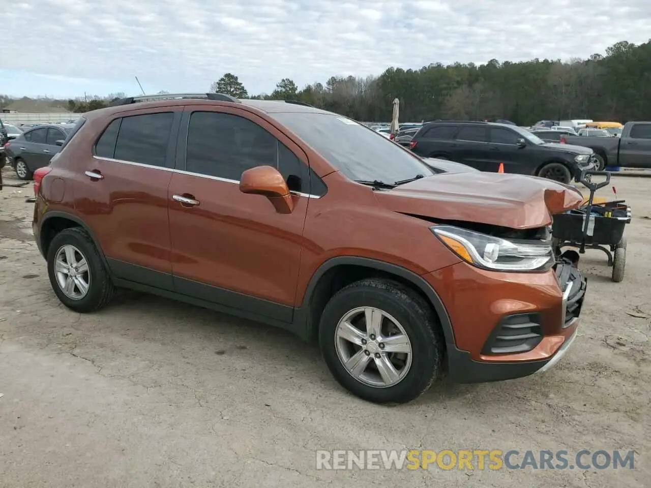 4 Photograph of a damaged car 3GNCJPSB2KL258440 CHEVROLET TRAX 2019