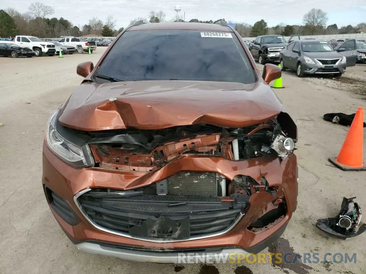 5 Photograph of a damaged car 3GNCJPSB2KL258440 CHEVROLET TRAX 2019