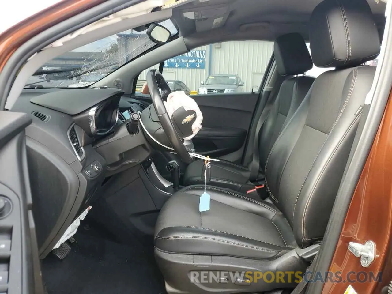 7 Photograph of a damaged car 3GNCJPSB2KL258440 CHEVROLET TRAX 2019