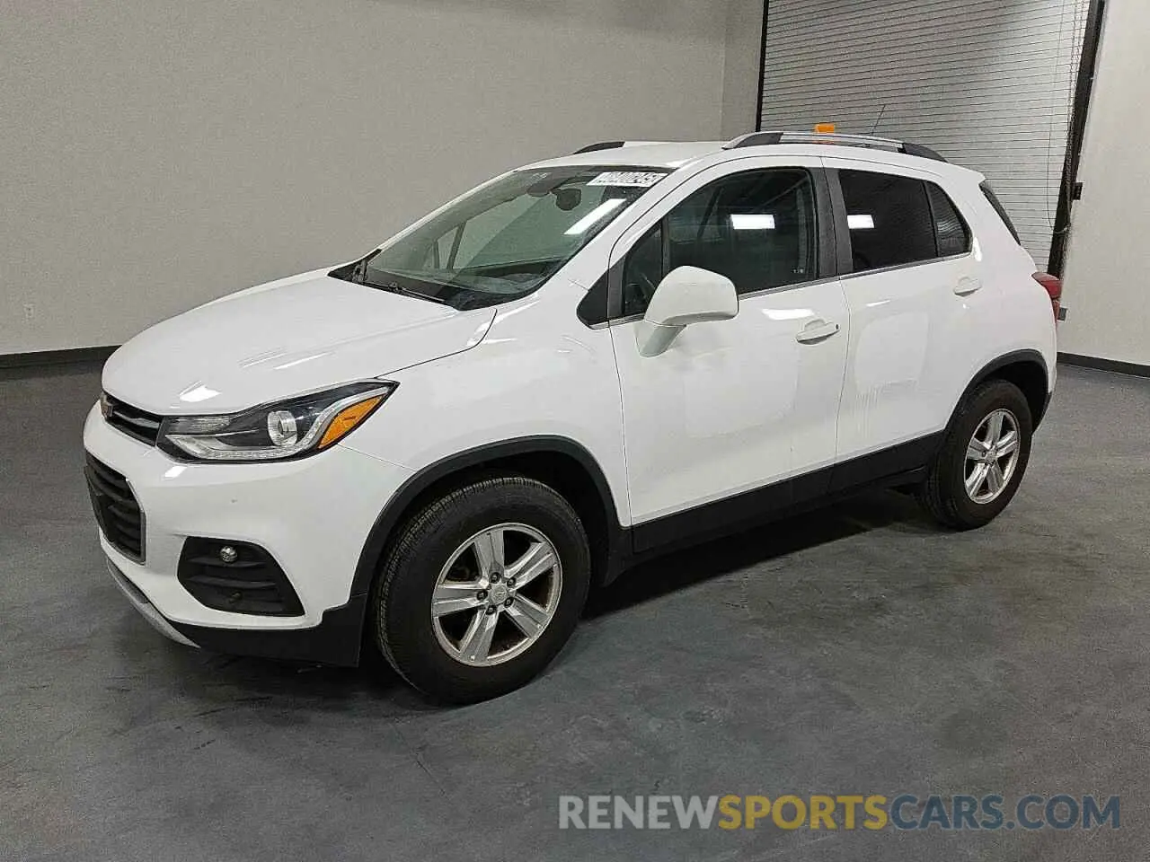 1 Photograph of a damaged car 3GNCJPSB3KL218240 CHEVROLET TRAX 2019