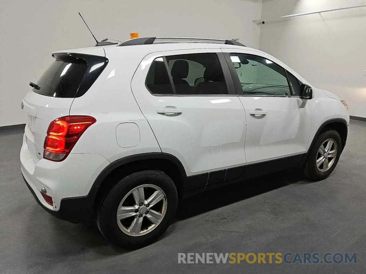 3 Photograph of a damaged car 3GNCJPSB3KL218240 CHEVROLET TRAX 2019