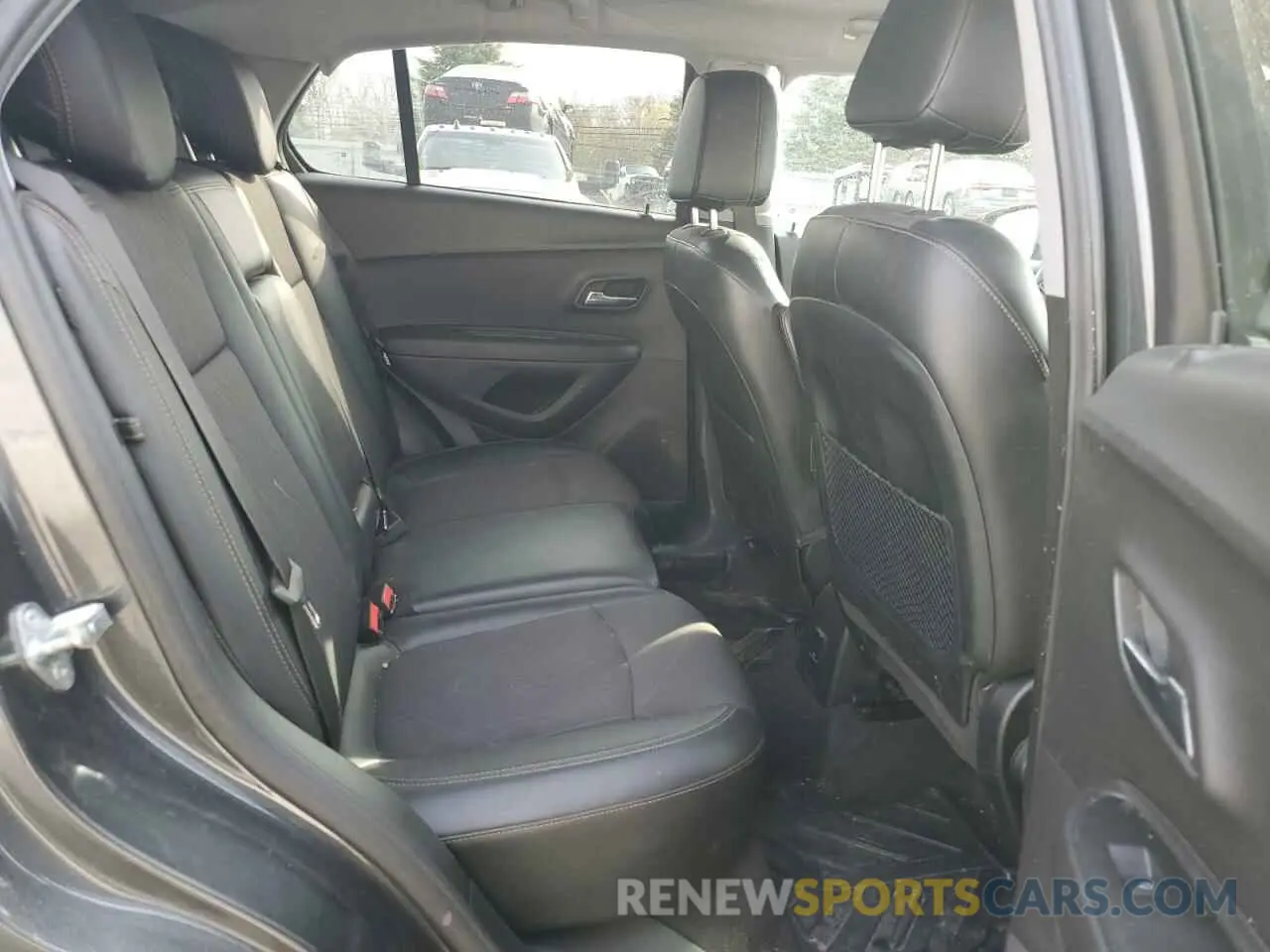 11 Photograph of a damaged car 3GNCJPSB3KL233322 CHEVROLET TRAX 2019