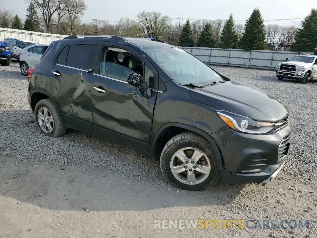 4 Photograph of a damaged car 3GNCJPSB3KL233322 CHEVROLET TRAX 2019