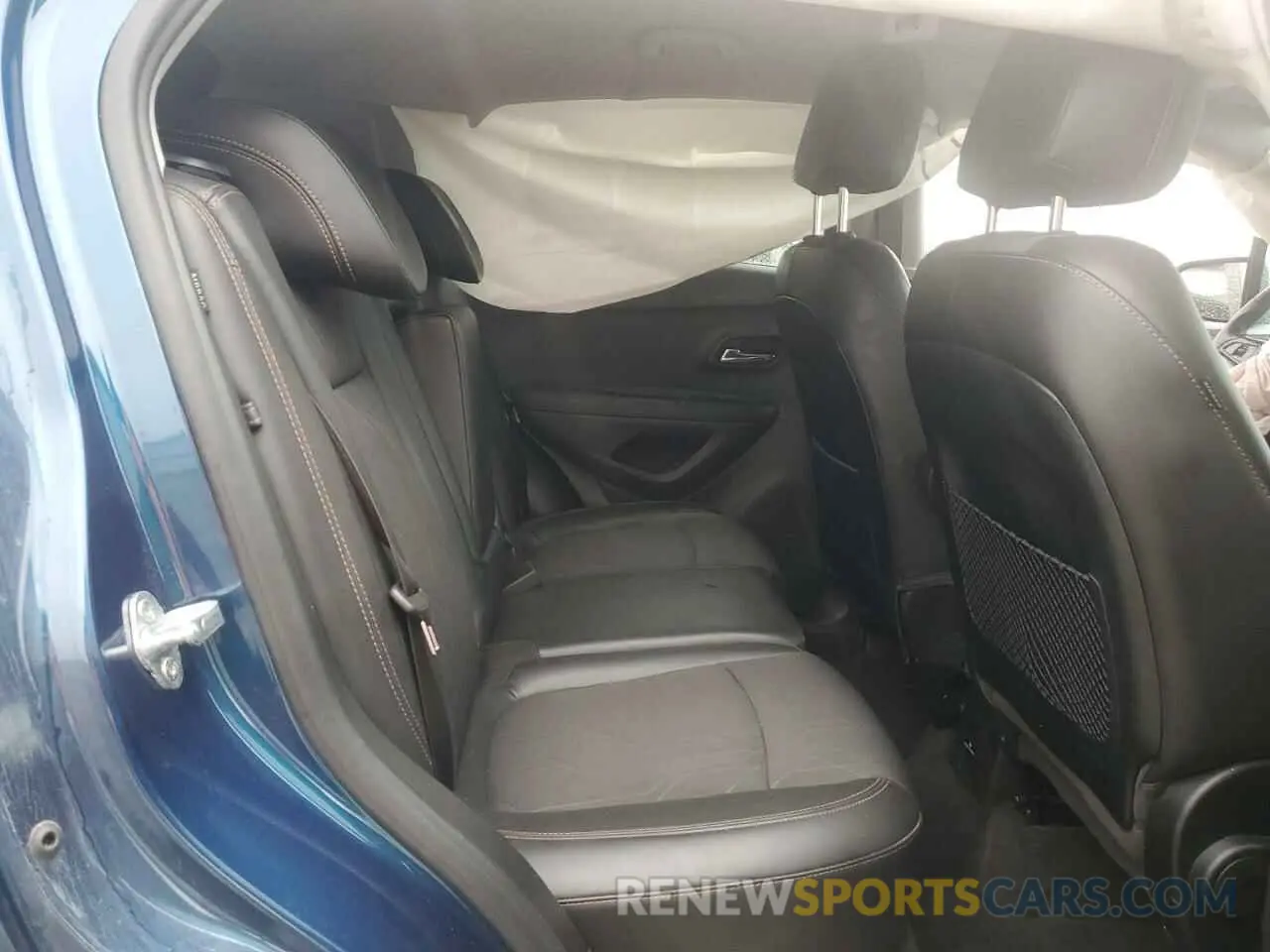 10 Photograph of a damaged car 3GNCJPSB3KL246216 CHEVROLET TRAX 2019