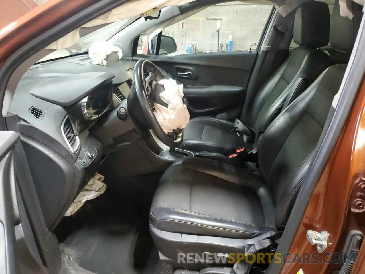 7 Photograph of a damaged car 3GNCJPSB3KL249228 CHEVROLET TRAX 2019