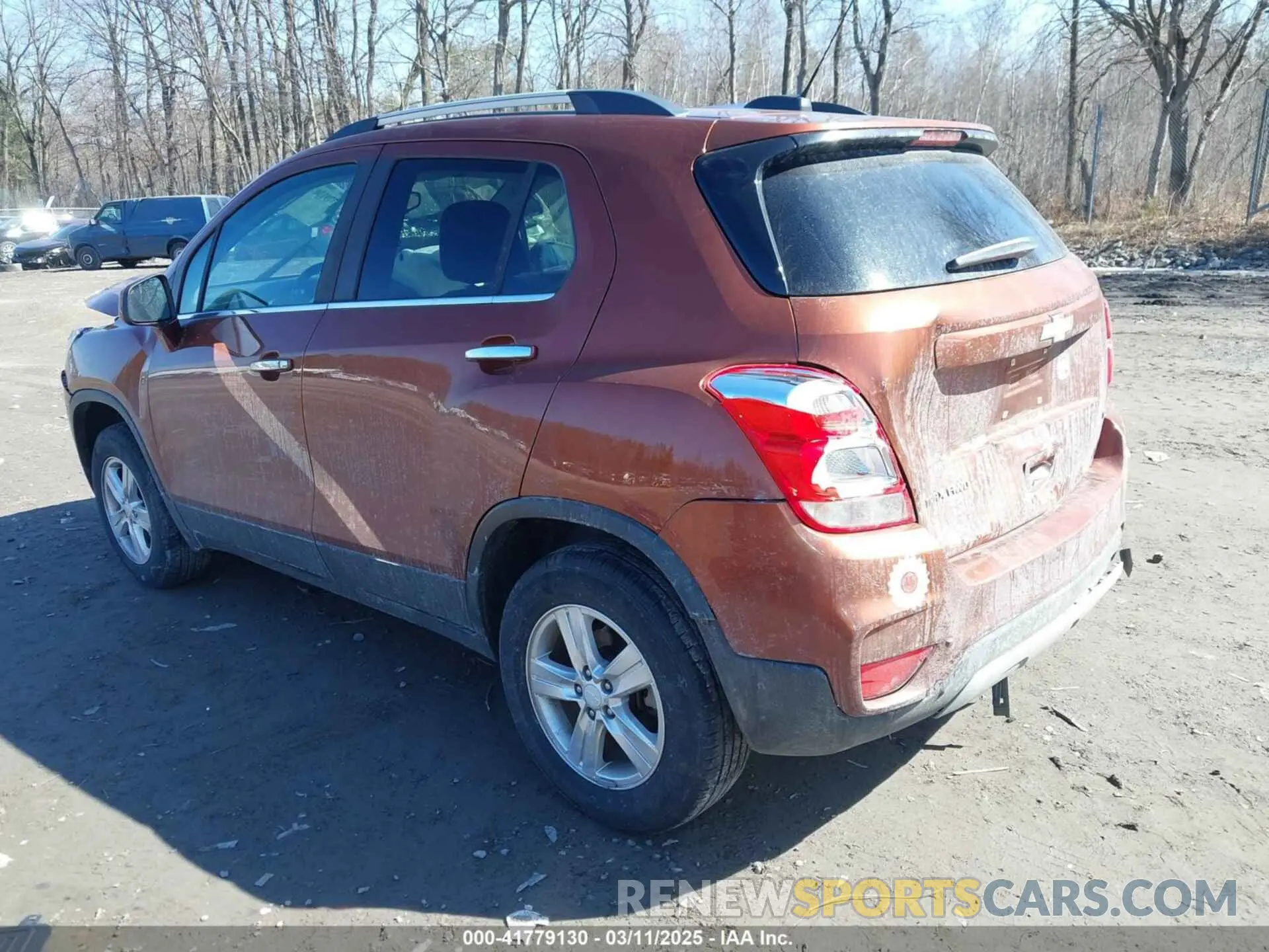 3 Photograph of a damaged car 3GNCJPSB3KL249665 CHEVROLET TRAX 2019