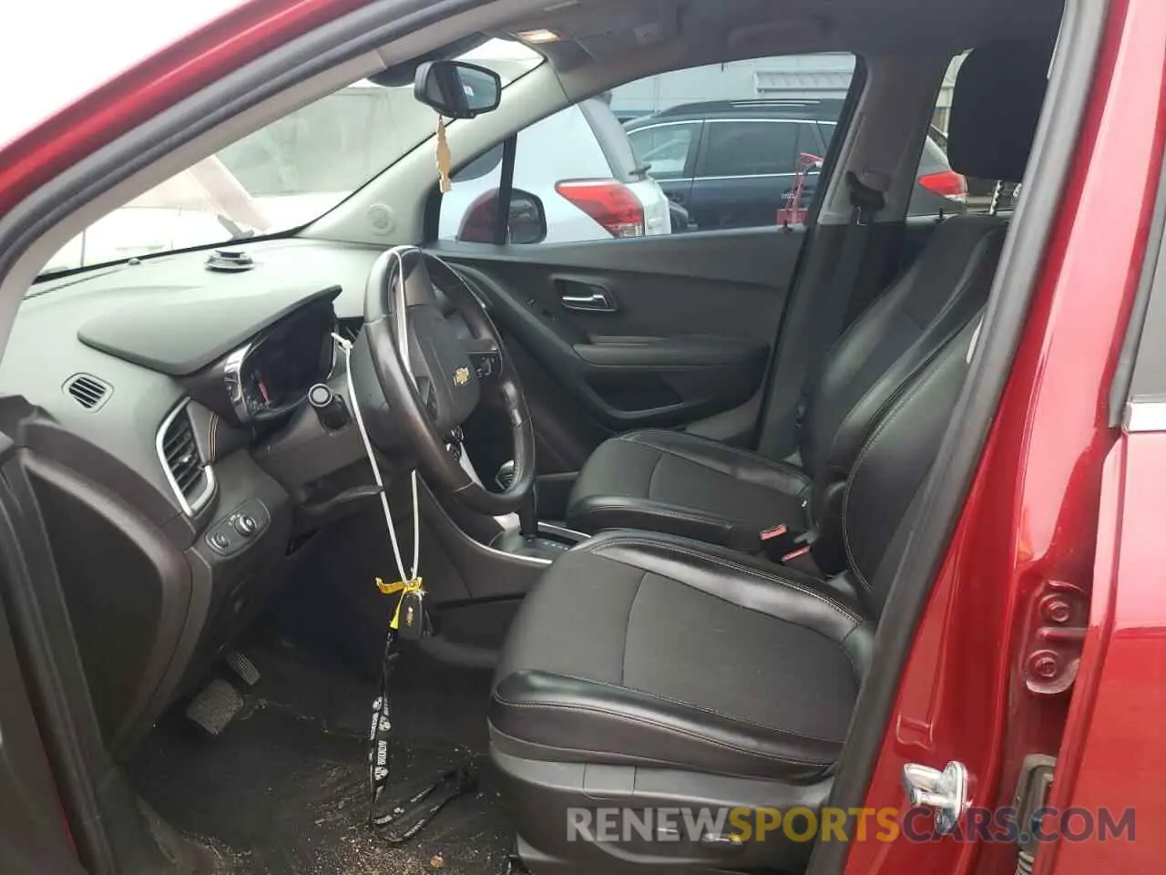 7 Photograph of a damaged car 3GNCJPSB3KL385715 CHEVROLET TRAX 2019