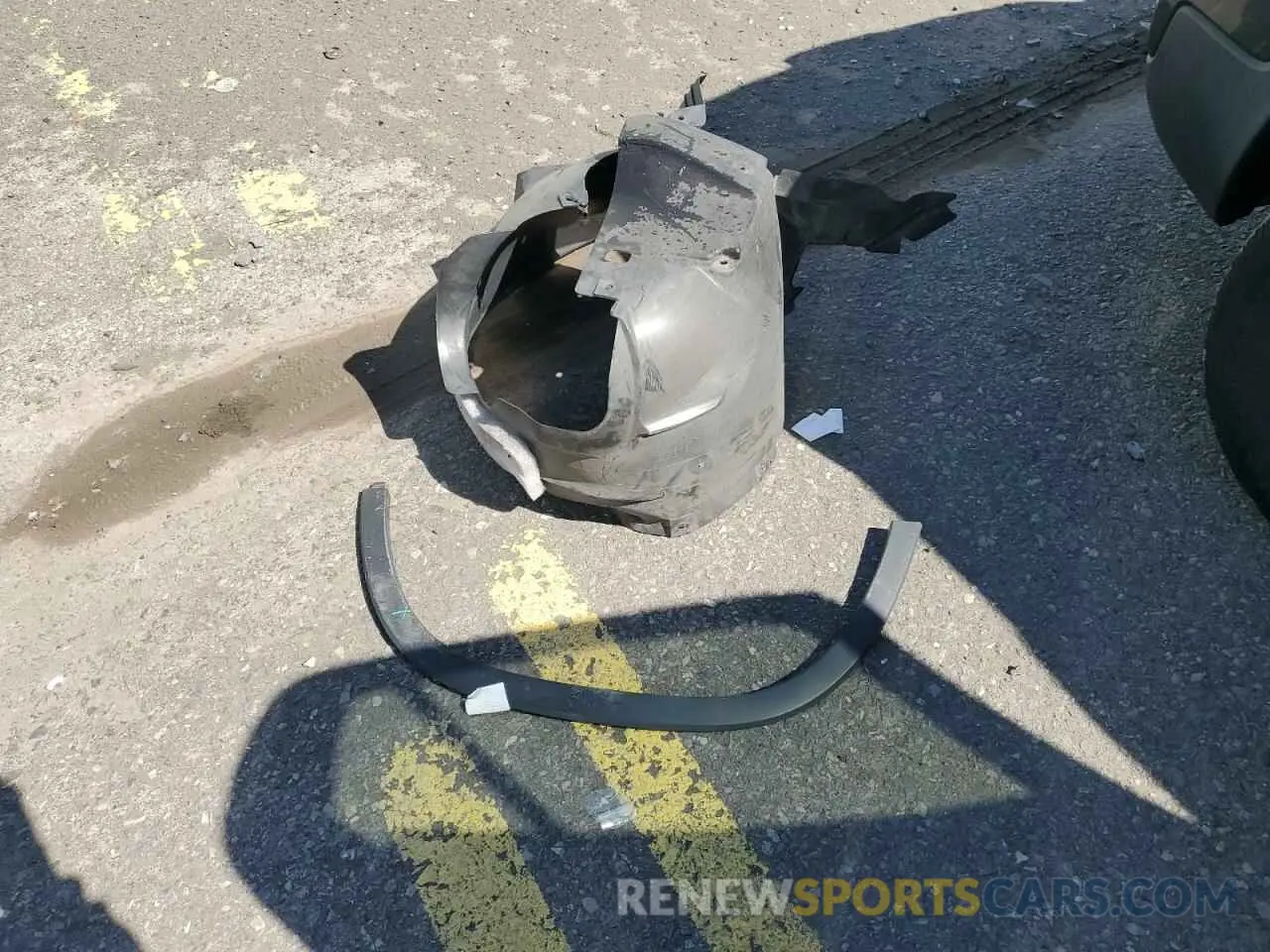 13 Photograph of a damaged car 3GNCJPSB4KL218134 CHEVROLET TRAX 2019