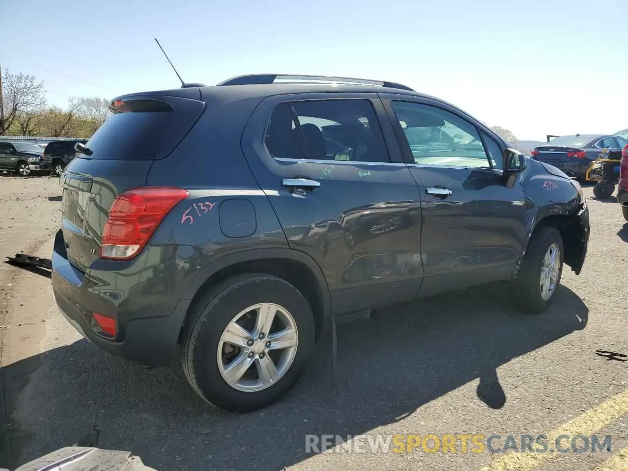 3 Photograph of a damaged car 3GNCJPSB4KL218134 CHEVROLET TRAX 2019