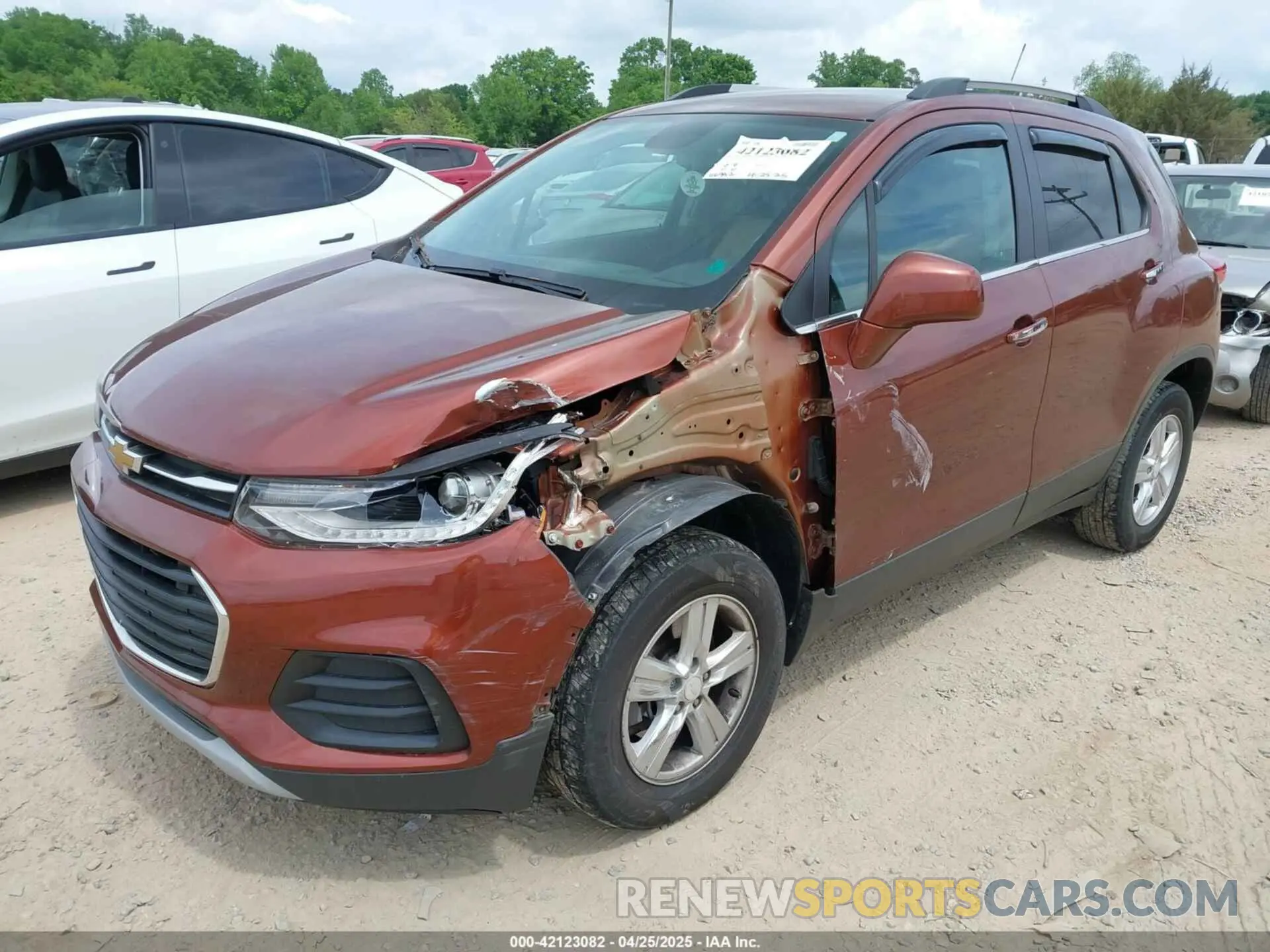 2 Photograph of a damaged car 3GNCJPSB4KL236360 CHEVROLET TRAX 2019