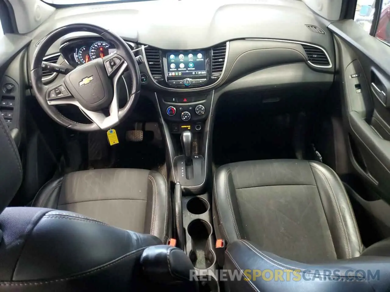 8 Photograph of a damaged car 3GNCJPSB5KL112064 CHEVROLET TRAX 2019