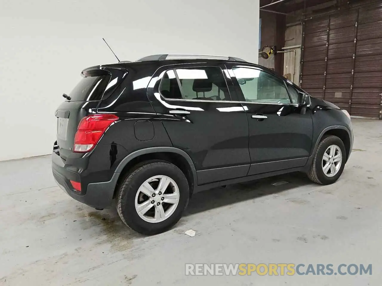 3 Photograph of a damaged car 3GNCJPSB5KL152015 CHEVROLET TRAX 2019