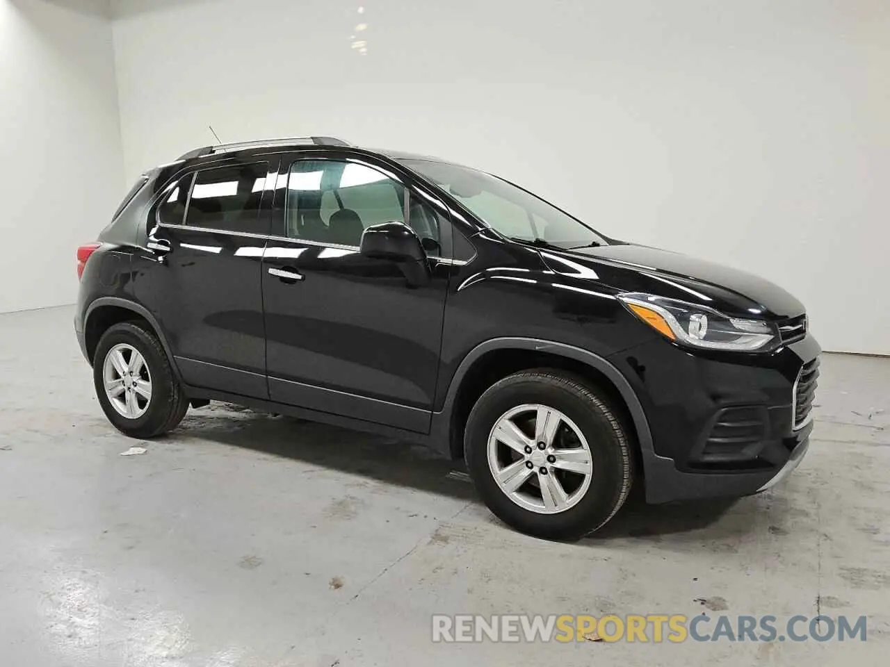 4 Photograph of a damaged car 3GNCJPSB5KL152015 CHEVROLET TRAX 2019